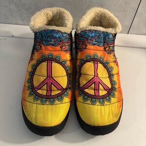 Yes We Vibe Peace Sign Hippie Bohemian Women's Winter Slippers Sneakers Size 7.5
